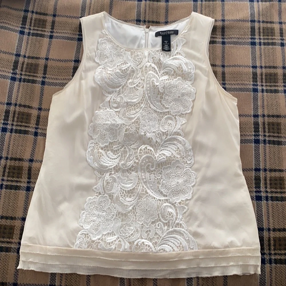 Beautiful blouse - Picture 3 of 4